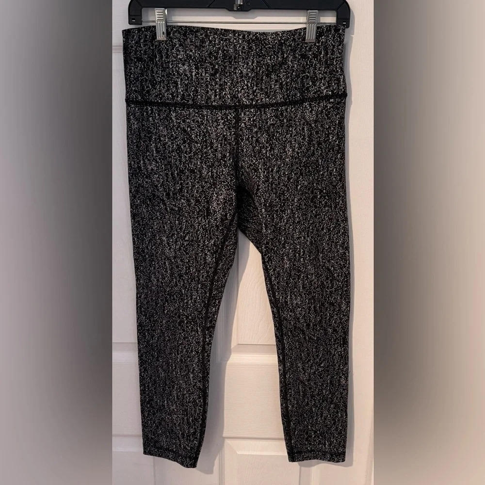 Lululemon Wunder Under Crop High-Rise 21"
Luon Jacquard gym street running warm